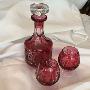 Decanter w two glasses